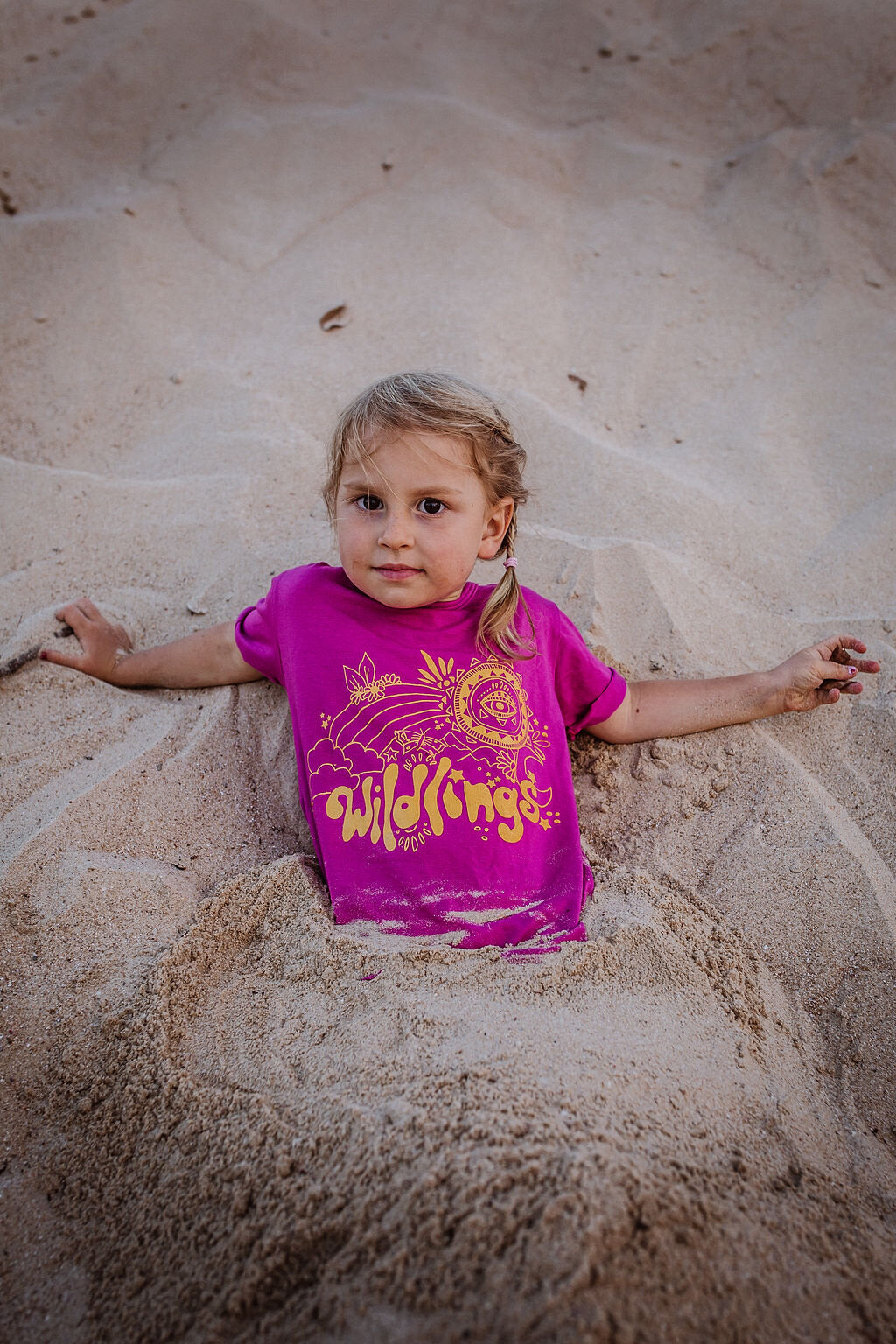 Retro Magic Tee – Magenta